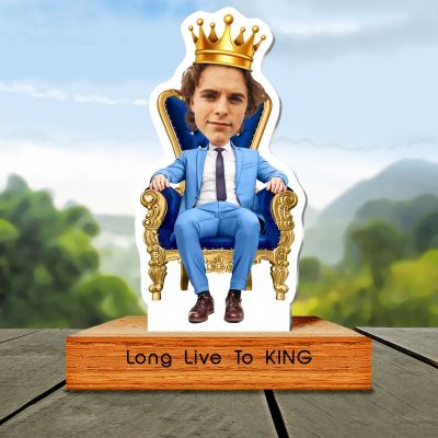 Personalized King Caricature with Wooden Stand