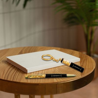 Personalized Pen and Keychain Set in Black and Gold