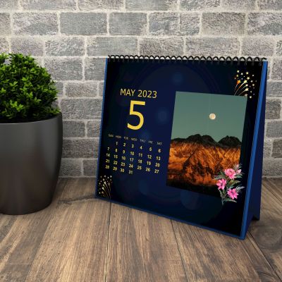 Table Calendar 2023 in Black