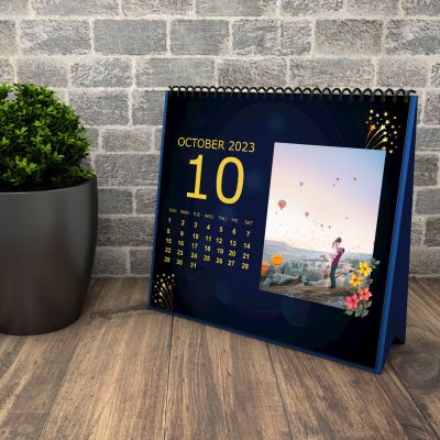 Table Calendar 2023 in Black